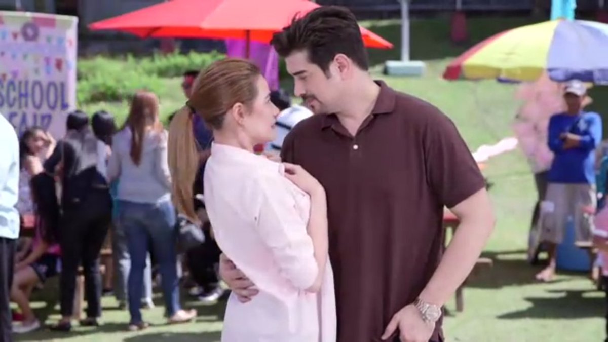 MoniqweYu's tweet photo. Taguan ng feelings pa sila dito... #ALTLFirstAnniv #BeaIan #TonDeng https://t.co/yNLWWP4YGH