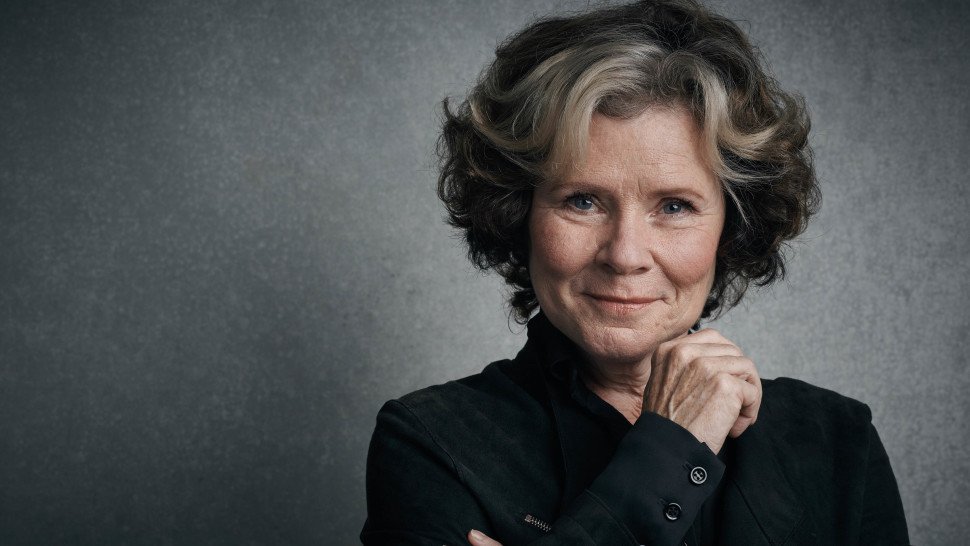 Happy Birthday to Imelda Staunton who played  Voice of Interface in The Girl Who Waited. 