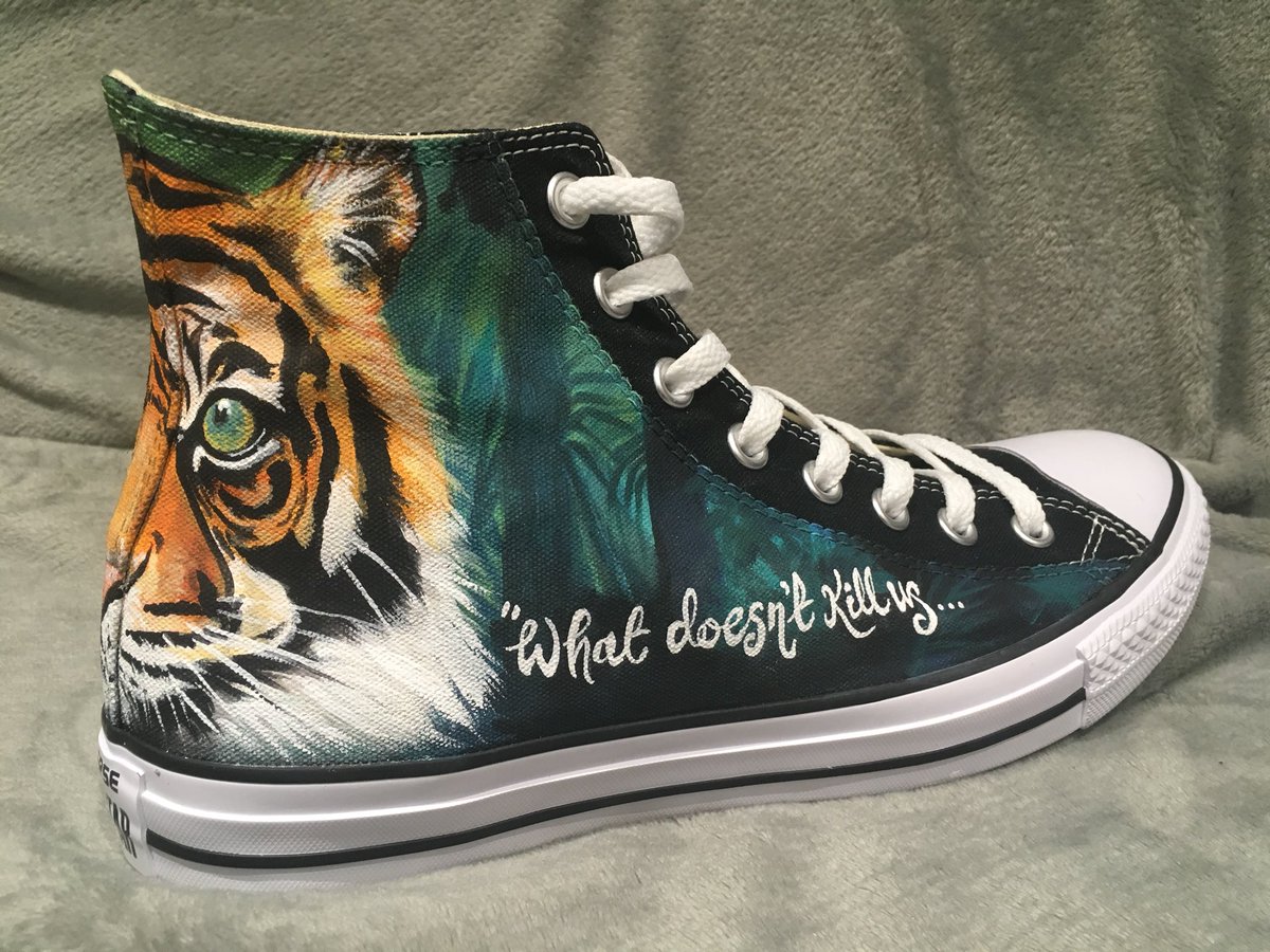 lisa_desouza's tweet image. I am truly honoured to be doing something I love for an awesome charity. What’s not to@love about painting #converse #Empoweringchildren with #cancer @Supershoes #supershoes Please spread the word @RufusHound @VMCharlie