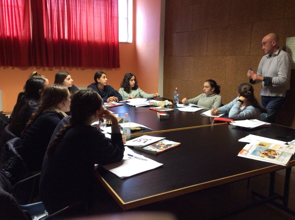 ciaoprofg's tweet photo. From Monte's Italian classroom to Dante's... Language learning continues. @moTik @JMagurren https://t.co/y2kqaoIANX
