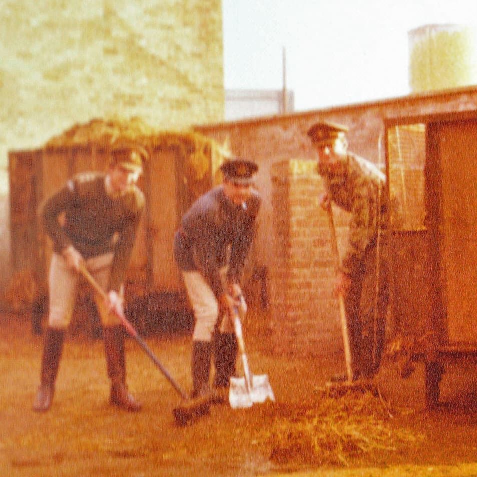 patrickbaty's tweet photo. Learning how to use a broom (Advanced Course for Officers) with the Life Guards 1977. I passed! One of my life skills. #cavalry #householdcavalry #ridingcourse #britisharmy #officers #combermerebarracks https://t.co/173VvunMk3 https://t.co/EWj6a2kHeY