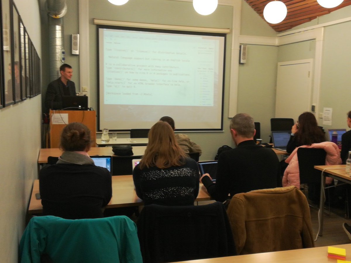 RR_Oxford's tweet image. Successfully wrapped up #unixShell session! Now moving on to #rstats w/ Evgenij Belikov @UniofOxford @swcarpentry #RROxford #reproducibility