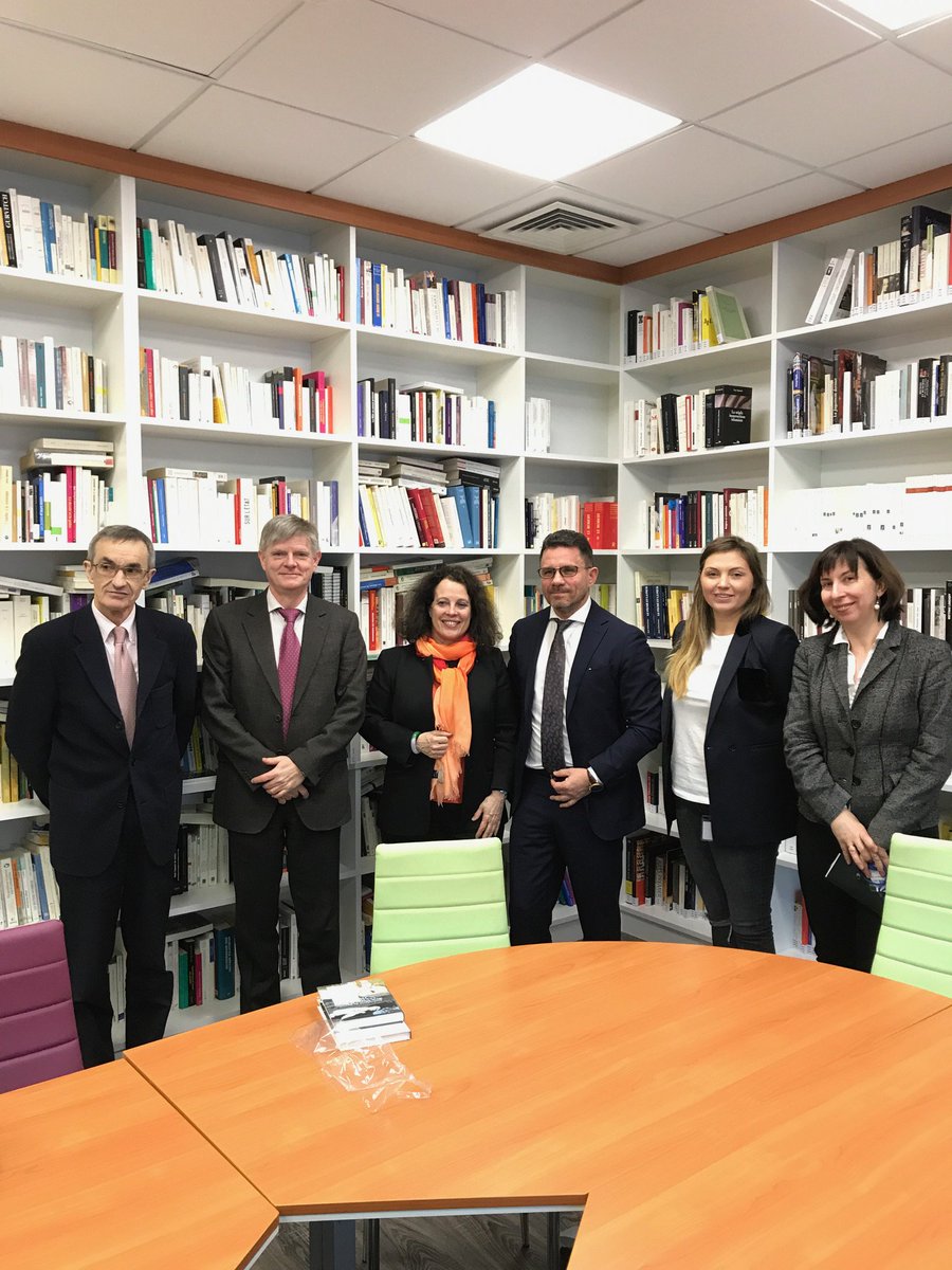 SylvieBermann's tweet photo. Rencontre avec le Directeur général de la Bibliothèque de littérature étrangère, Vadim Duda, et visite de la #Francothèque et du Centre de d’Etudes Franco-Russe. https://t.co/1vuZazFbHQ