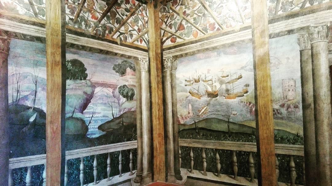 Simonavespari's tweet photo. Scopriamo l'#Italia: affreschi nel #CastellodiCapua a #Gambatesa in #Molise. Posto bellissimo da conoscere. #arte https://t.co/xRmpwNDTOS