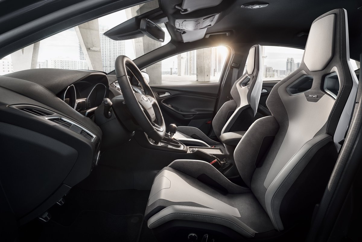 recaroauto's tweet photo. Only a few days left until #NAIAS! Detroit can look forward to a couple of new Performance Car Seats unveiled by #recaroauto! #designedbyrecaro #feelperformance https://t.co/RYSvyzO9md