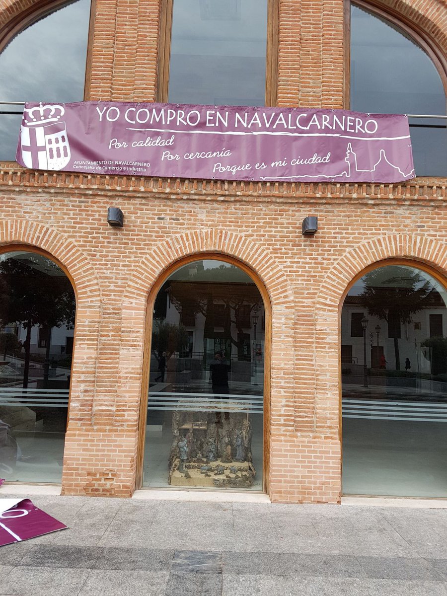 PSOEnaval's tweet photo. #YoComproEnNavalcarnero nueva campaña comercial en #Navalcarnero https://t.co/PWb784xPqk @MGonzalezPSOE https://t.co/Wih7sOuCHY
