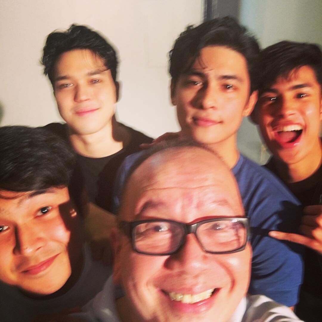 elmonatics's tweet photo. EXCITED FOR YOU @SuperElmo Praying for more projects this 2018!! 💯 Repost from @direkjoey The boys of WALWAL : Elmo, Jerome, Kiko &amp; Donny. Shooting soon.
#livelifetothefullest #choosehappy https://t.co/tl9BQDHefI