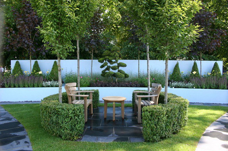 romashkino_park's tweet image. Дендропластика 
Беседки, арки, туннели, павильоны делают из посаженных определенным образом деревьев, кустарников и лиан. Например, растения высаживаются по кругу, остается промежуток для входа, получается беседка.

#ромашкинопарк #садовыйцентр #интернетмагазин #чехов #москва