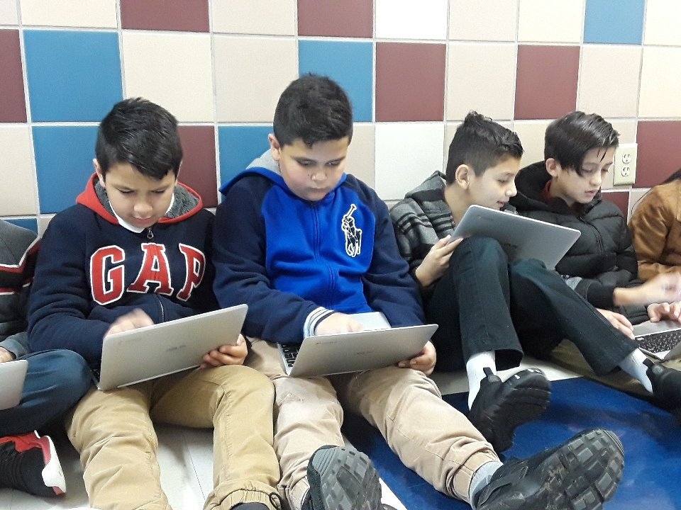heymslibrary's tweet photo. Everybody get your code on, everybody everybody get your code on!
#HourofCode #Cubscode #centralisawesome https://t.co/RiK3eE4IOD