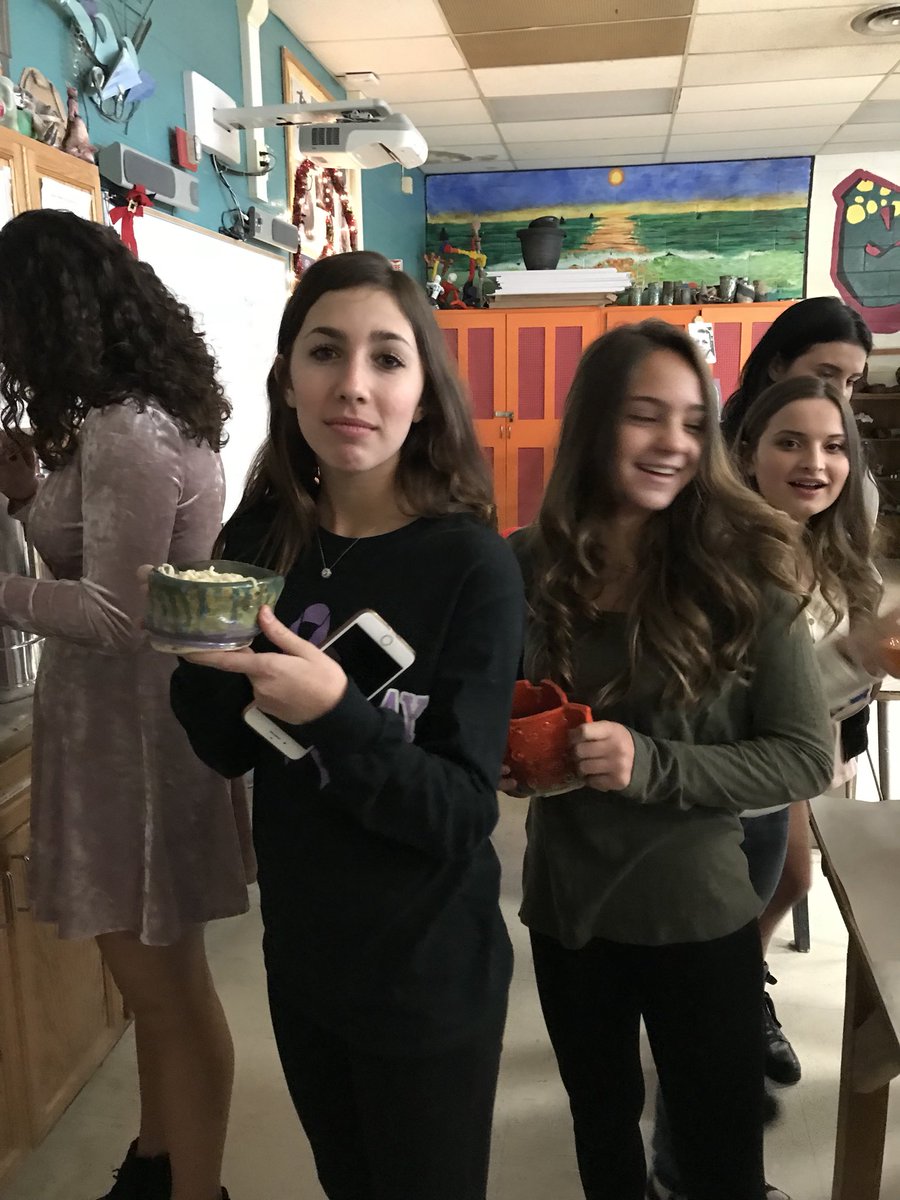 CommackSchools's tweet photo. Mrs Razzano’s ceramics class celebrates #NoodleDay, the culminating experience- testing out their #RamenNoodle Bowls. #Whereformmeetsfunction #mackart #imadethis https://t.co/8BGqYgJaJj