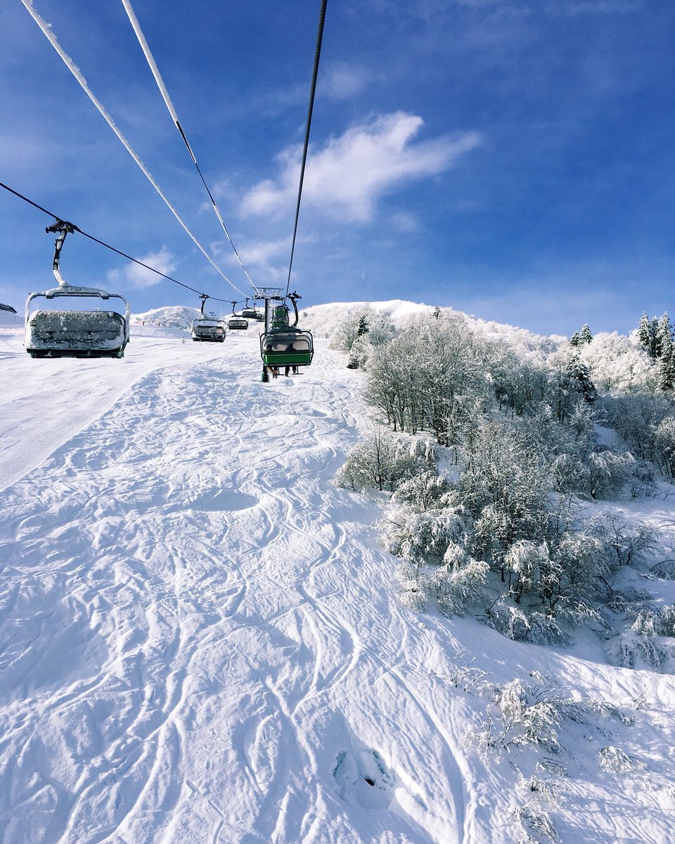 ilturista_info's tweet photo. Una giornata in paradiso sulle piste di Valmorel ❄️💙⛷
#FranceFR #Skiingintospring https://t.co/mDgE2UxvNR