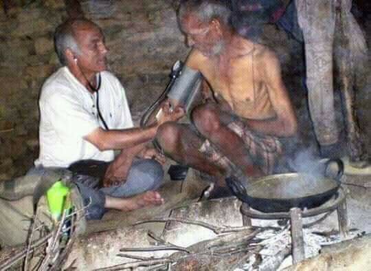 sabeenakarki's tweet photo. अब यो बिरामीलाई पनि समाउ, किन उपचार गरिस भनेर! #IamwithDrKC https://t.co/w755qRCjQT