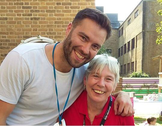 RMHCUK's tweet photo. Just £25 per night can keep a family near to their poorly child in hospital, in homely accommodation and with #RMHC staff close by for support #TuesdayThoughts https://t.co/oLgWnCNPUK