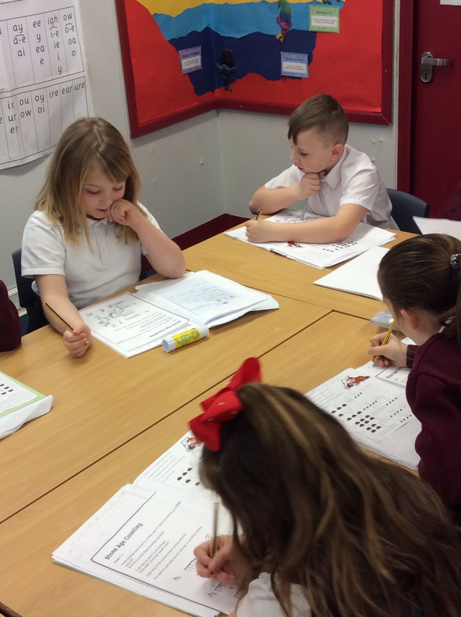 MorleyPlace's tweet photo. 3KO are deep in thought trying to solve Stone Age numbers! https://t.co/M2E7espM5W