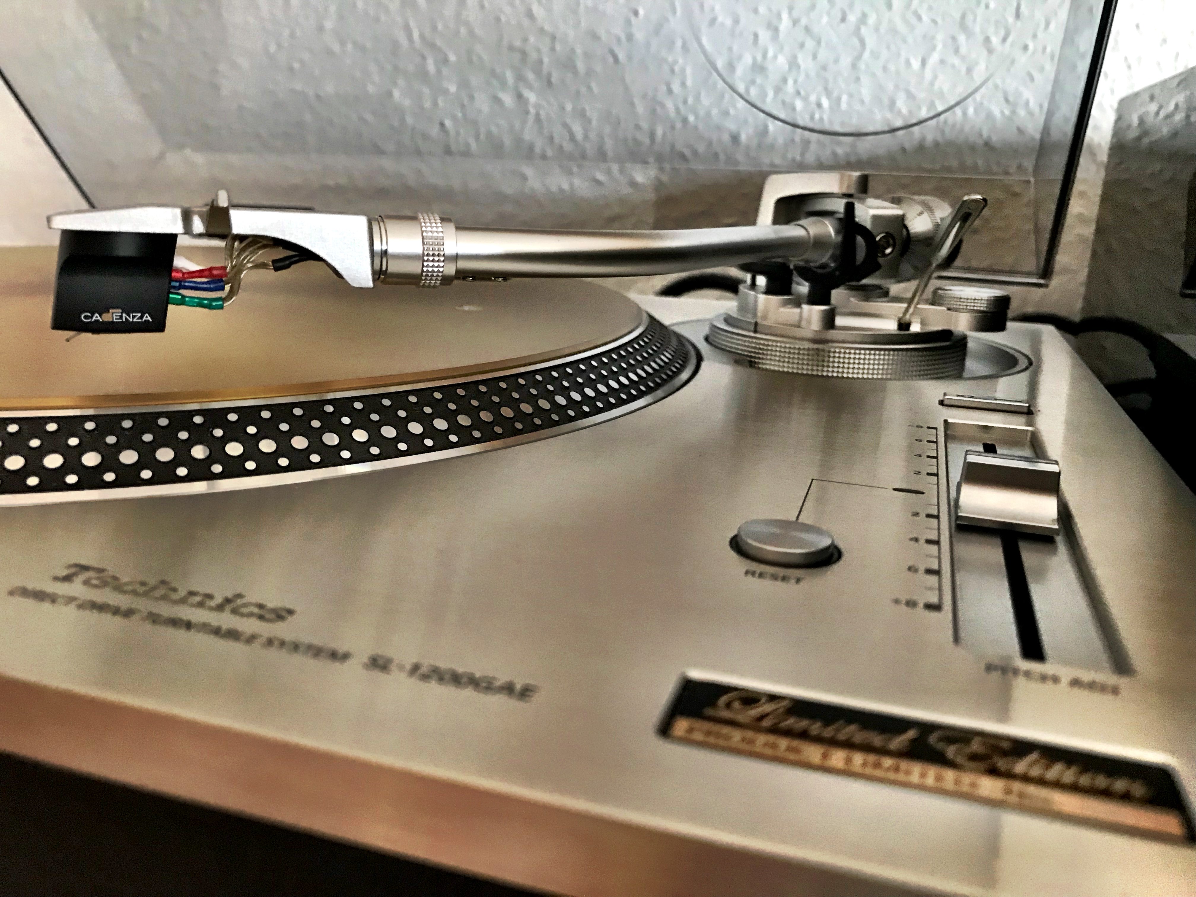 Ortofon on "Optically and technically created for each other: the Cadenza Bronze and the Technics SL-1200GAE https://t.co/2VsGsqeOWn" / Twitter