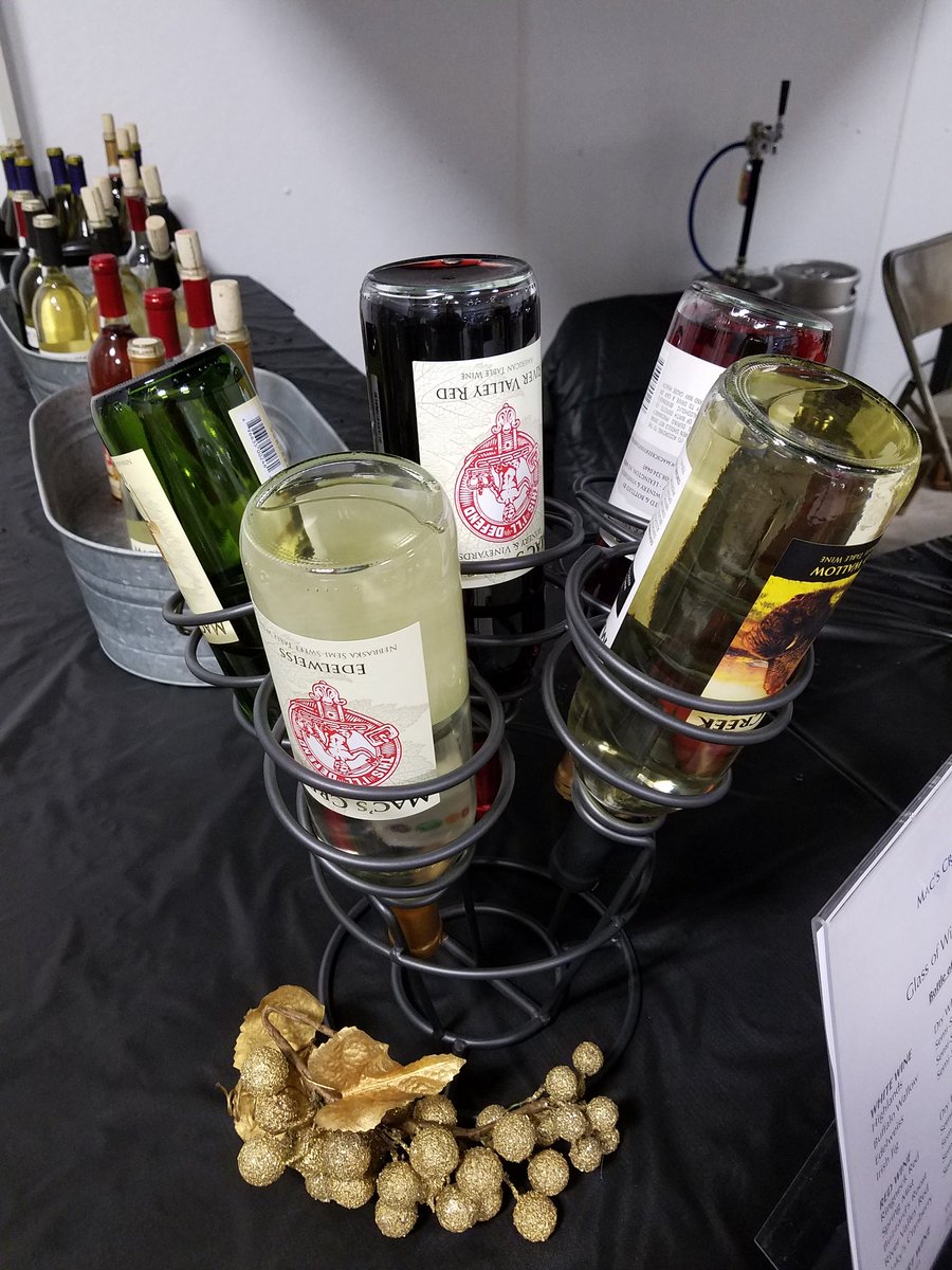 WineNotHo's tweet photo. One of my favorite places. @MacsCreekWine
#winenotho #winenot #whynotwine #winelover #wine #winemom #adultingishard #onemoreglassorbottle #macscreekwine https://t.co/vXSpgOPWPs