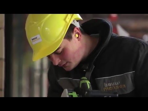 Wil jij praktijkervaring opdoen in de bouw? Bekijk deze video waarin Mike en Arie vertellen over de werkzaamheden en opleiding bij Bouwmensen. #opleiding #werkenindebouw #bouwmensen 
youtube.com/watch?v=kZJOzq…