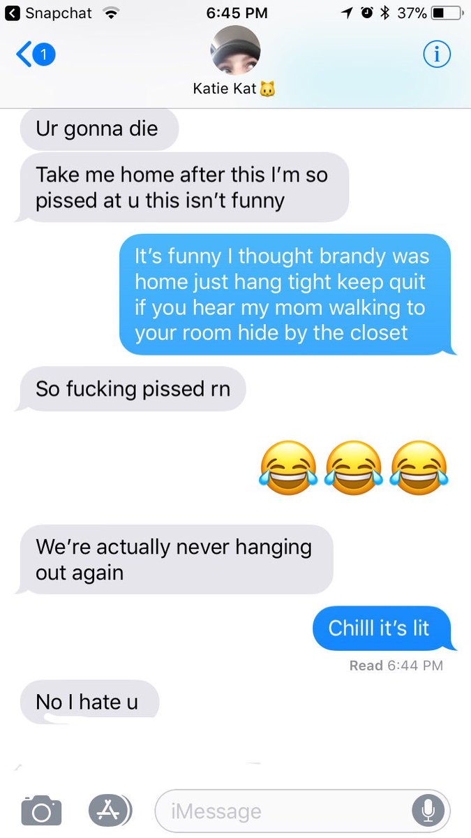 AustinAllan7's tweet image. When you’re at home chilling with a homie your mom don’t like and mom comes home early😂😂