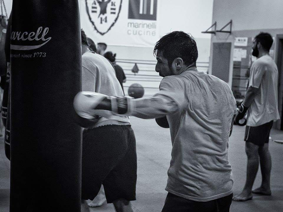 ActivaKombat's tweet photo. Stay strong
#activakombat #AK14 #marinellicucine #profighting #pesaro #wepesaro #boxe #pugilato #boxingday #mattiatarini #sparring #sugar #boxepesarof https://t.co/HSQGVAzvl8
