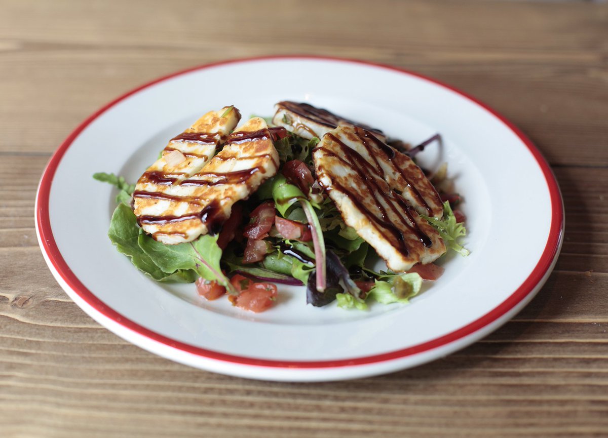 FriendlyPhils's tweet photo. You can't go wrong with a plate of grilled halloumi and fresh salsa 😋 #friendlyphils #friendlyphilsfood #americandiner https://t.co/sbomYX8X5o