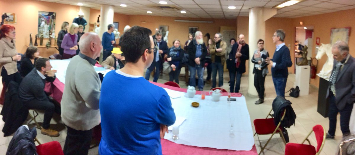 Amendine_LEGROS's tweet photo. Vœux du club de la presse #Dordogne #Périgord 👋🏻😁 Bonne année 2️⃣0️⃣1️⃣8️⃣🤗🤘🏻aux communicants et aux journalistes 📝🗞📺📷🎥 @Bouwy1 @ewencousin @laetitialemaire https://t.co/41T1Y81U6H