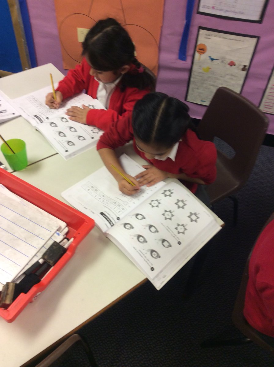 MrsClarkeKMPA's tweet image. Our character behaviours have been in full swing today with Maths. We have been very very resilient! #keepitup #class8rule #resilientlearning @kestrelsfield