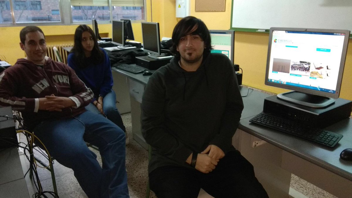 cibervoluntario's tweet photo. #ODS nº 4: Garantizar una educación inclusiva equitativa y de calidad. Esta semana escuchamos las ideas que estudiantes del @ies_luisvives nos plantean para solucionar retos sociales 👏 👏 #CiberPlus #H2020 #CAPSSI https://t.co/cBZBHvXt7e