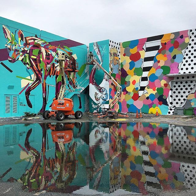 1xRUN's tweet photo. Another look at @Arlin_Graff, Loomit and @Pedro_Amos_ painting murals for @BaselHouse in Wynwood in Miami, Florida. 📷 by @StreetArtNomad #mural #muralist #arlin #loomit #pedroamos #art #artist #streetart https://t.co/BmtwPo2UCk