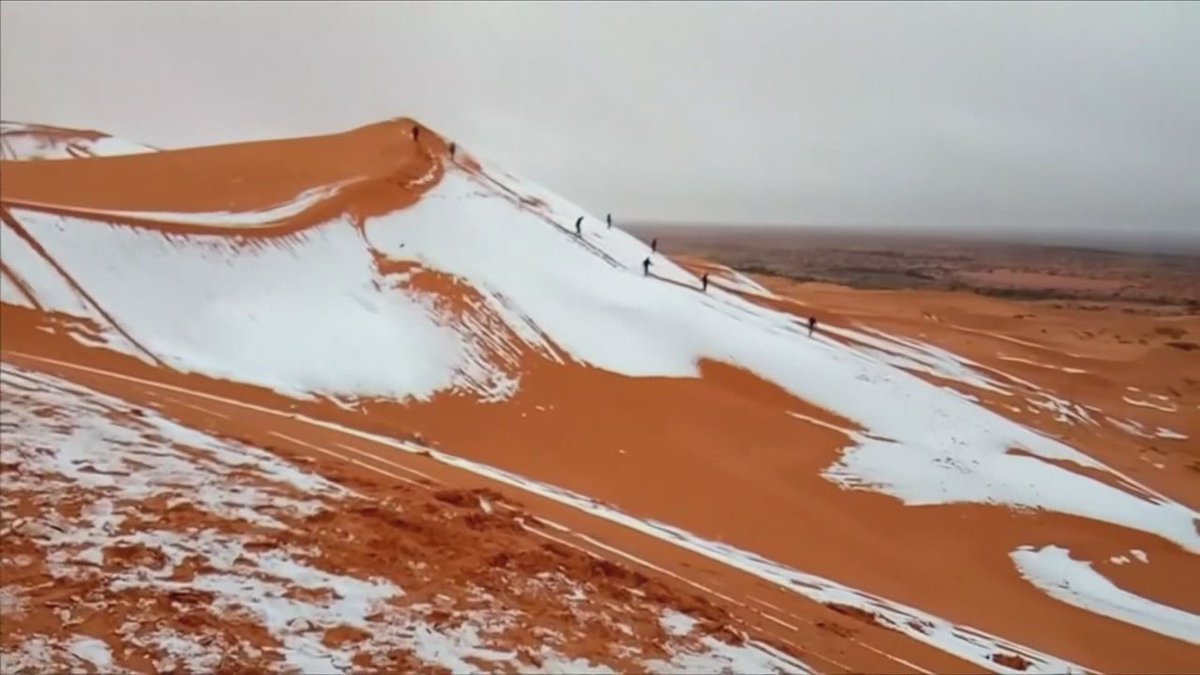 news4buffalo's tweet image. Snow...in the hottest desert in the world? Yes, it happened. wivb.com/2018/01/09/sno…