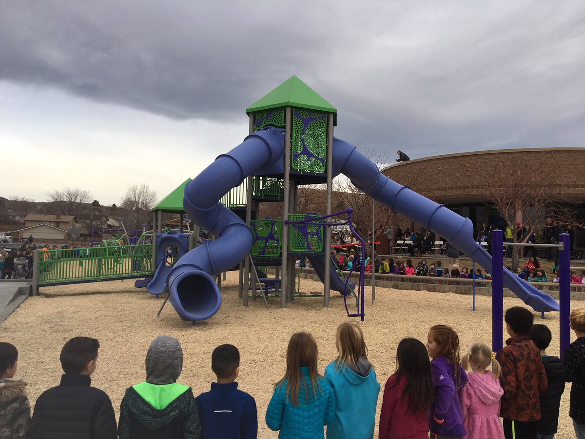 triplemrec's tweet photo. Congratulations to Jeffcoβs Rooney Ranch ES in Lakewood , CO for their new @triplemrec gametimeplay playground! #rooneyranchelementary #triplemrec https://t.co/ZDUIFZxNbo