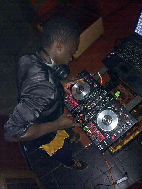 deejaygaster's tweet image. @deejaygaster 
Guys let's link up this Friday 
@cyprusbar  with @emmie_pro