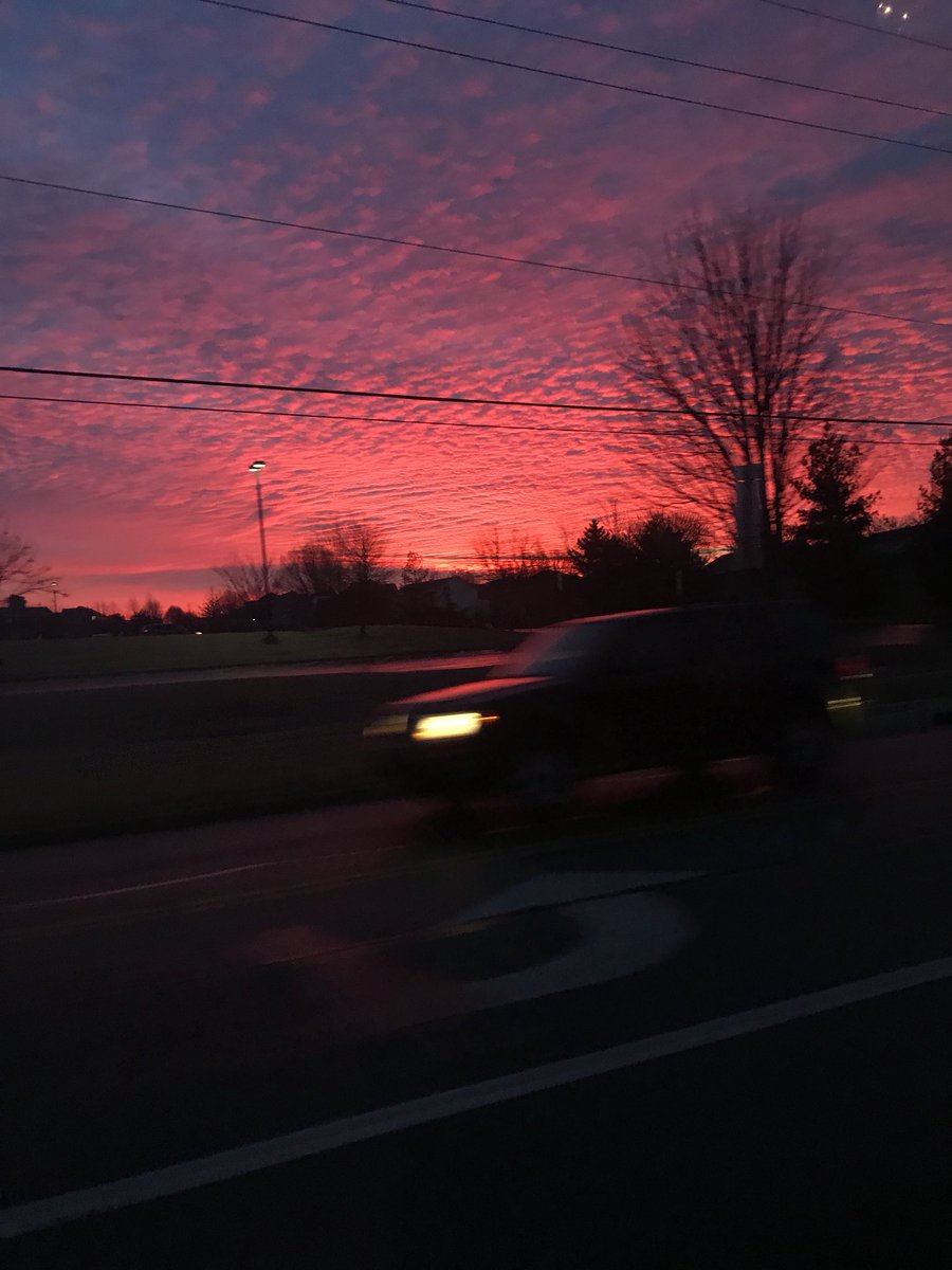 XEmmaXKayX's tweet photo. Seriously what is this #growingupinkansas https://t.co/kiycOpKLXo