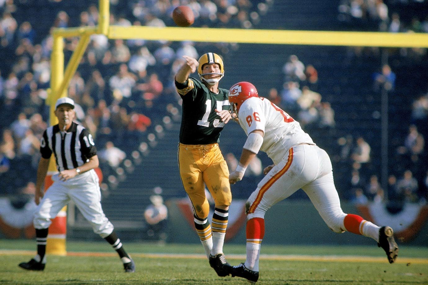 Happy birthday to 2x SB Champ, 5x NFL champ and 2x SB MVP Bart Starr! A Title-town legend    