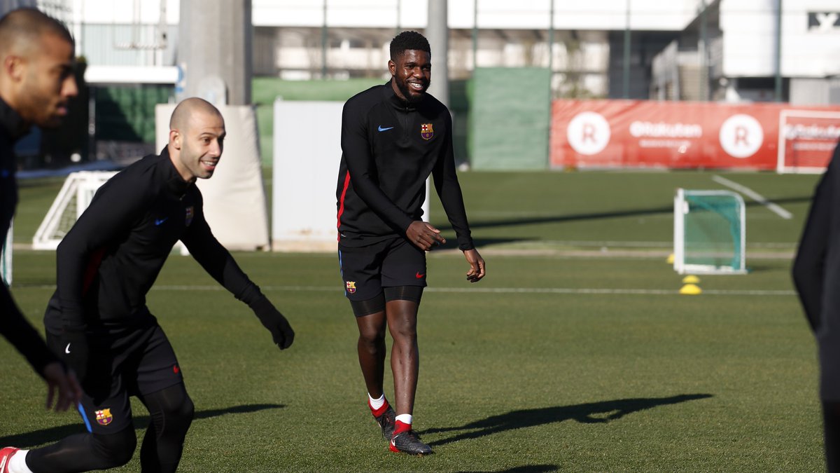 samumtiti's tweet photo. 👌🏾⚽ 
Retour avec l'équipe aujourd’hui.
De nuevo con mis compañeros hoy. https://t.co/t6A6nzX2bs
