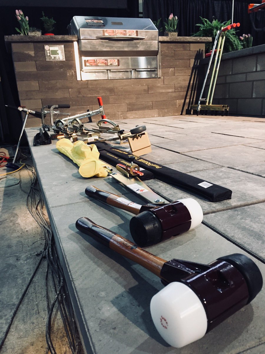 LOhardscape's tweet photo. @locongress #HardscapeLive session 1 starts in just over an hour. Don’t miss out! @Frank_Bourque talks essential Tools of the Trade. https://t.co/PQckWBvOnu