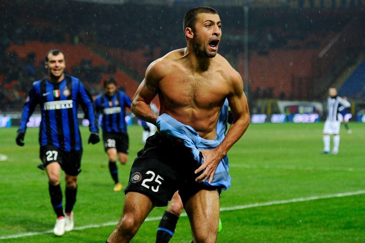 SpazioInter's tweet photo. L'#Inter e il #RimontaDay: il 9 gennaio è un giorno di grandi rimonte per i nerazzurri in #SerieA!

2005 #InterSampdoria (da 0-2 a 3-2 nel recupero)
2010 #InterSiena (da 2-3 a 4-3 nel finale)
2011 #CataniaInter (da 1-0 a 1-2 nel finale)

#PazzaInter #FCIM #Amala https://t.co/S0Uu7r3M6W
