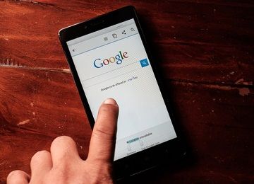 sewatch's tweet photo. #Mobile-first indexing in 2018: 3 things #SEO professionals should do right now https://t.co/IRpxhdoAkJ #search @lifeofwade https://t.co/GSAswQWYnv