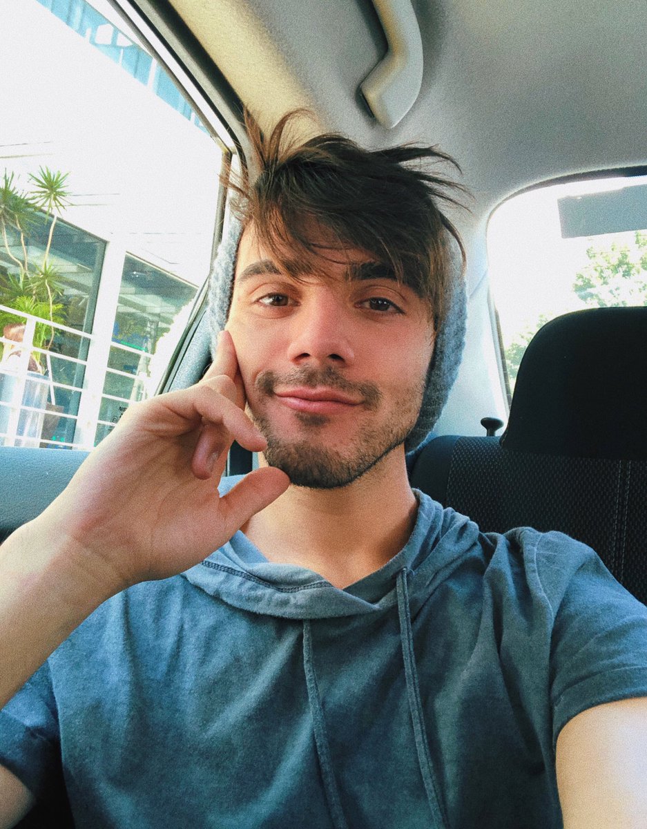 fedevigevani's tweet photo. Buenas tardes señorita https://t.co/M5IJ8Zi6qs