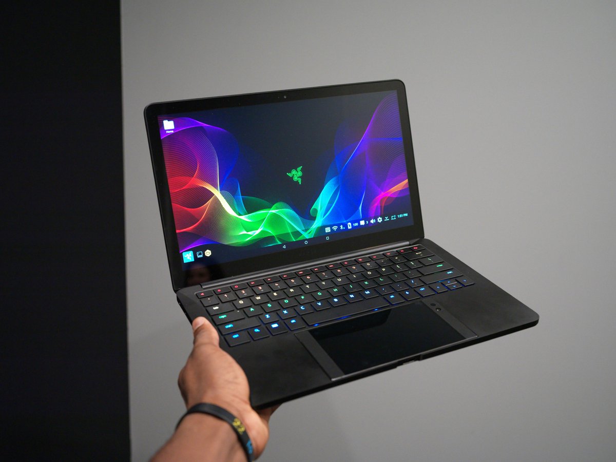 MKBHD's tweet image. Spent a minute with Razer Project Linda. It's a Razer Phone accessory that basically turns it into a 13" laptop. Phone powers everything. We've seen this concept before, but Razer wants to nail it with this phone. No price or release date yet 👀