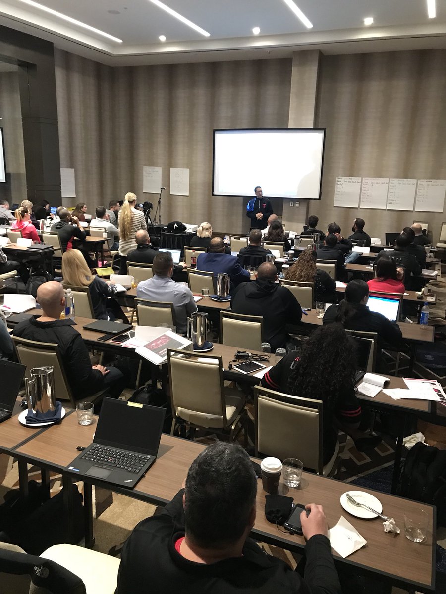 VeeMiller11's tweet photo. David Kay ELEVATING vertical solutions knowledge for #TMobileforBusiness New Hires! #TFBelevate @LLaPresta @KatzMike @thayesnet @JamieStrauss @TMobile https://t.co/KdhrOUdpQe