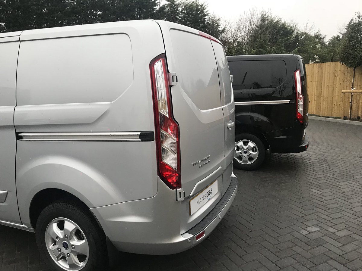 Vans_365's tweet photo. You will not get a better deal on a new Transit Custom anywhere in the country... and that’s a promise!  📧 hello@vans-365.com 📞0117 214 321 #Vans365 https://t.co/X0cwdKWzJz