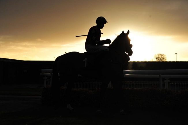 COMPETITION: We have TEN tickets to giveaway for this Saturday's <a href="/WarwickRaces/">Warwick Racecourse</a> Classic Chase Day. Simply RT &amp; follow to enter. Winners announced Thursday. Good luck!