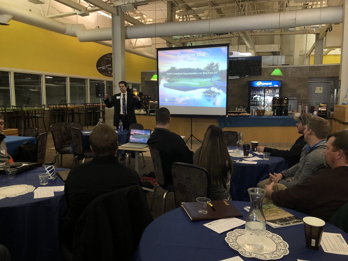 The room is abuzz with a honey of a presentation from <a href="/SCOTTAWITTE/">Scott Allen Witte</a>  ⛳️ 🐝 🍯