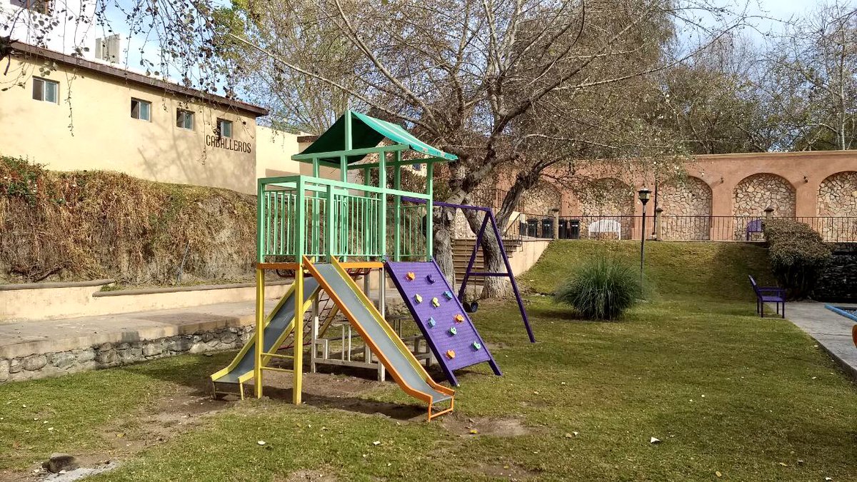 MedAmbienteSalt's tweet photo. Trabajando por #Saltillo y cumpliendo compromisos, limpieza y saneamiento de plazas públicas #TodosPorSaltillo #SaltilloMulticolor #MedioAmbiente https://t.co/bK3XgBS1xm