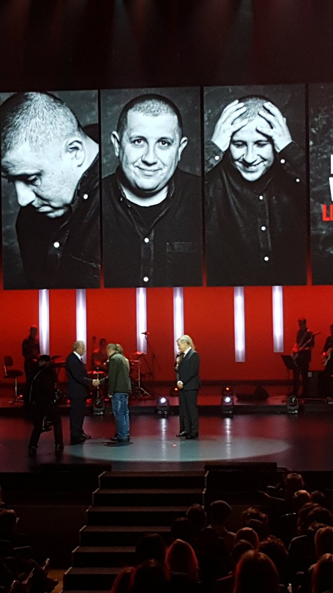 Polityka_pl's tweet photo. Laureat literackiego Paszportu: Marcin Wicha!
#PaszportyPolityki https://t.co/zyXJdLxfiO