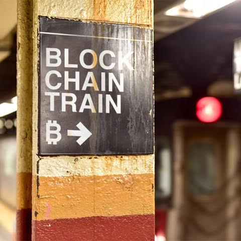 PaulsenAg's tweet photo. What’s blockchain? And why should ag marketers care? Paulsen President Sara Steever gives us the 411. #LeadingAg https://t.co/g66NHwxKKH https://t.co/iW2DG4hAnS