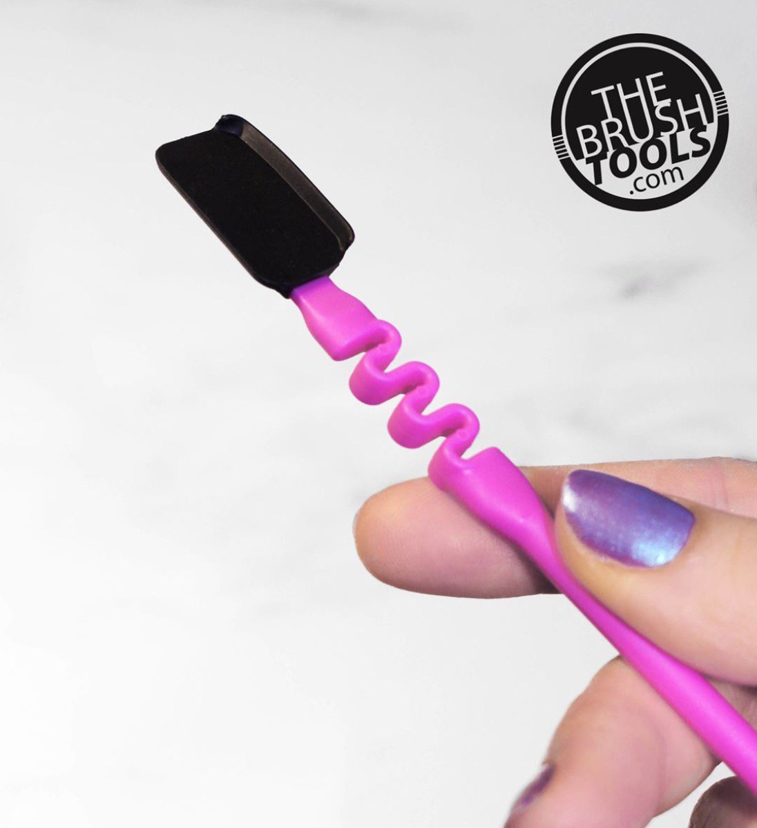 TheBrushTools's tweet photo. Our Makeup Retrieve Spatula is the best to full empty your foundation bottles. No more wasting money!!! 😎 https://t.co/tyvO5R9MyV
