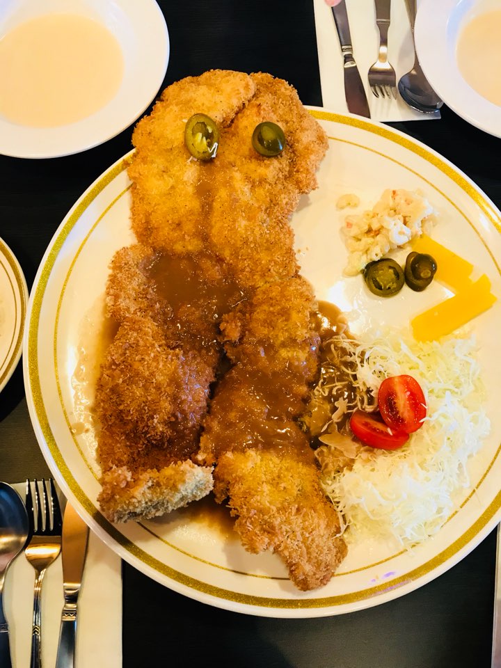 [돈가스도 곧 나와요오]

지원: 돈가스도 곧 나와요오~
(세팅해주고 돌아가면서)
1,2: 네에~
(대답하자마자 주방에서 돈까스 바로 나옴ㅋㅋ)
지원: 나와써여~!!!!!!!!!! (하이텐션🔥)

* 은지원의 곧은 정말 ‘곧’ 이었다ㅋ

#은지원 #강식당