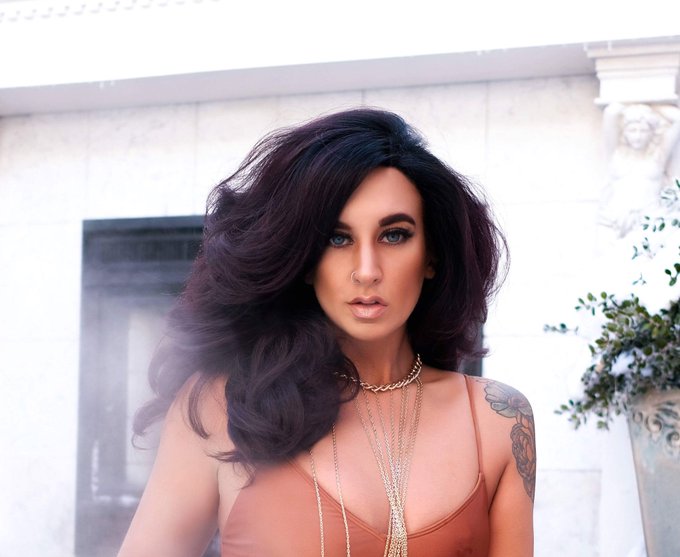 Queen of the Snow. https://t.co/CkrXGvgAHE<a href="/tag/thongthursday"class="tags"><span>#thongthursday</span></a>