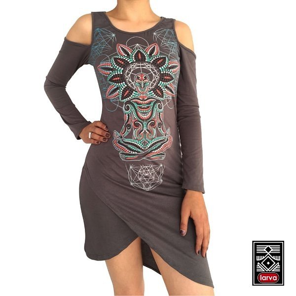 LarvaClothing's tweet photo. Larva Woman con estilo y sexy vestido inspirado en Meditación con Geometría sagrada. Los nuevos diseños en nuestras tiendas oficiales. https://t.co/TVXZWP4BES #vestido #dress #sexydress #modamujer #modafemenina #arte #diseño #larvastyle #ropa #espiritual #tiendaderopa https://t.co/liy9vSyeOW